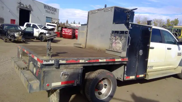 WELDING DECK WITH BUILT IN TOOL BOX CABINETS - Photo 3
