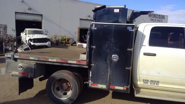WELDING DECK WITH BUILT IN TOOL BOX CABINETS - Photo 4