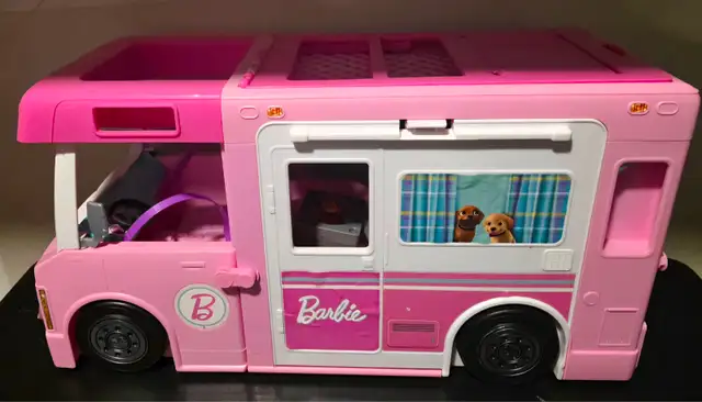 Barbie Ambulance with Barbie camper and all accessories - Photo 3