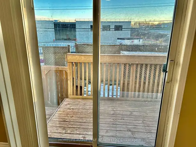 FOR LEASE UPPER  LEVEL OF HOUSE  IN WOODSTOCK 2 BED 2 BATH - Photo 6