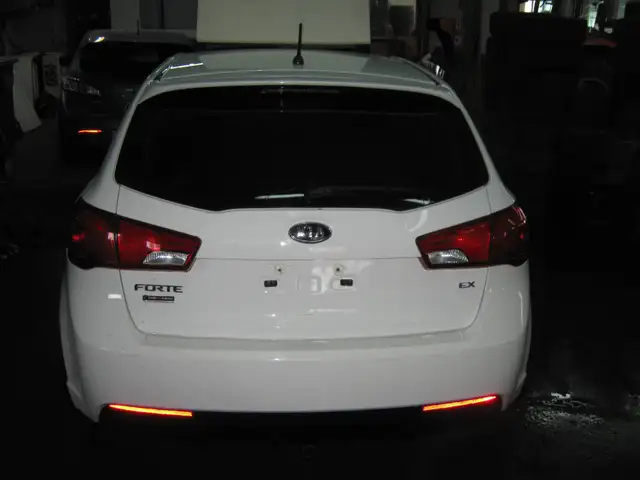 2012 Kia Forte 5-Door EX PETIT BUDGET !! - Photo 7
