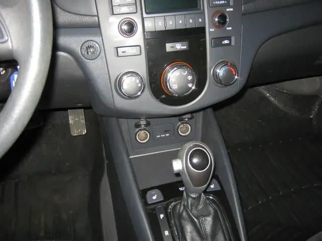 2012 Kia Forte 5-Door EX PETIT BUDGET !! - Photo 10