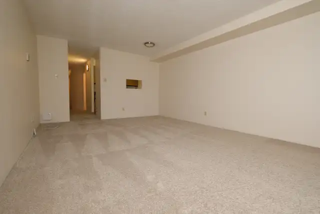 Two Bedroom Apartment Next to Transit/ Seawall - Photo 4