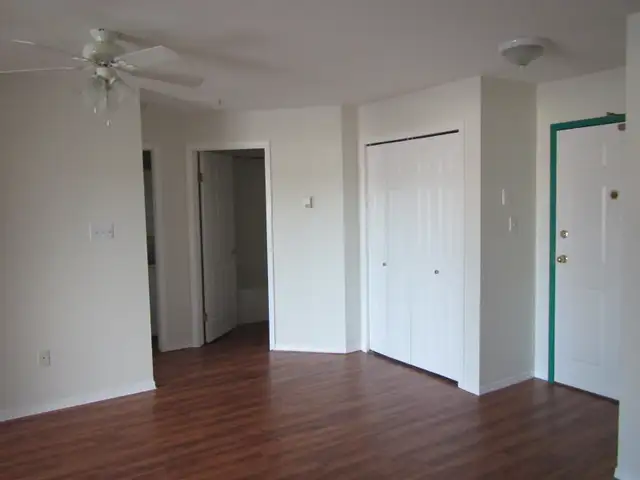 CLEAN, QUIET ADULT ONLY APARTMENTS IN WEST LETHBRIDGE - Photo 6