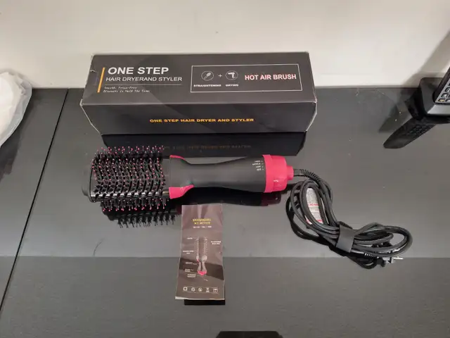 One Step Hair Dryer and Styler - Hot Air Brush - New