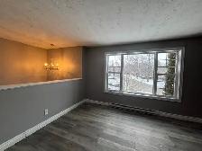 70 Emmerson St, Upstair, 3-bedroom(1bath1kt1F)South,all included - Photo 4