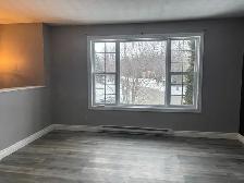 70 Emmerson St, Upstair, 3-bedroom(1bath1kt1F)South,all included - Photo 5