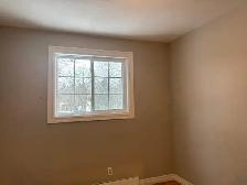 70 Emmerson St, Upstair, 3-bedroom(1bath1kt1F)South,all included - Photo 6