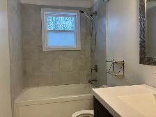 70 Emmerson St, Upstair, 3-bedroom(1bath1kt1F)South,all included - Photo 9