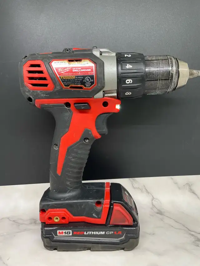 MILWAUKEE DRILL W/1.5 BATTERY 2606-20 - Photo 2