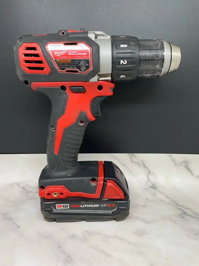 MILWAUKEE 1/2" DRILL W/2.0 BATTERY 2606-20 - Photo 2