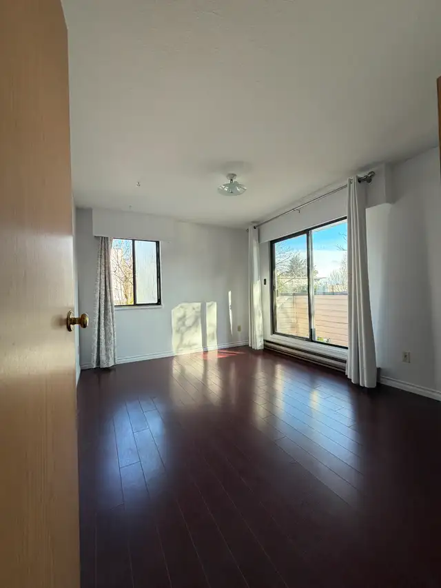 Spacious pet-friendly 2 BR/1BA apartment - Photo 7
