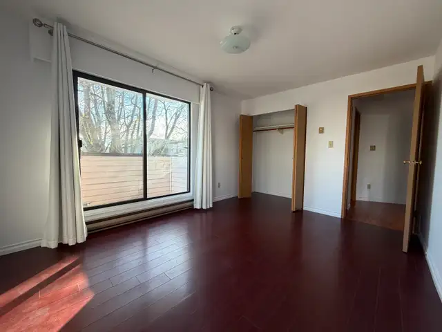 Spacious pet-friendly 2 BR/1BA apartment - Photo 8