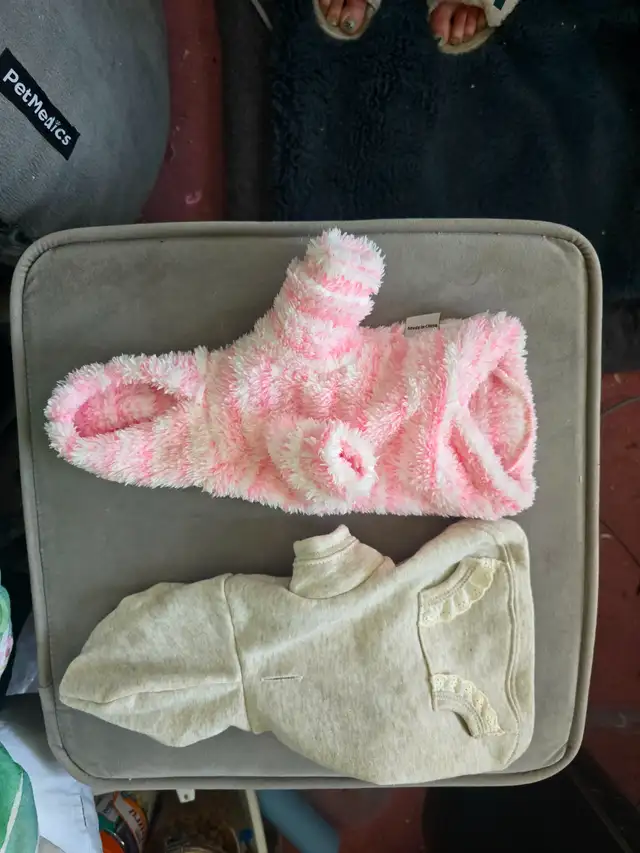 Small dog or cat clothes (not used) - Photo 4