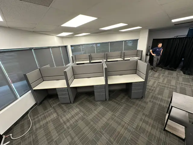 Refresh TOS System Call Center Station-Used Desk/Cubicle!!