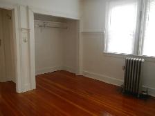 CUTEST TINY APARTMENT - SINGLE ONLY - Photo 3