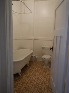 CUTEST TINY APARTMENT - SINGLE ONLY - Photo 6