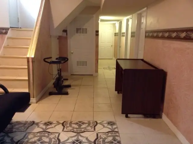 Gorgeous furnished one bedroom basement apartment in Brampton. - Photo 3