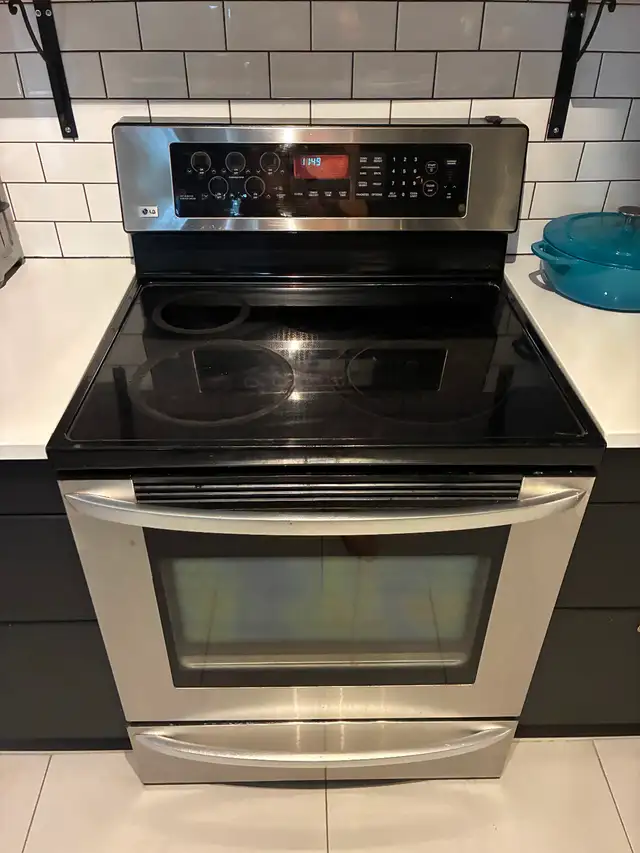 Fridge & Four À DONNER