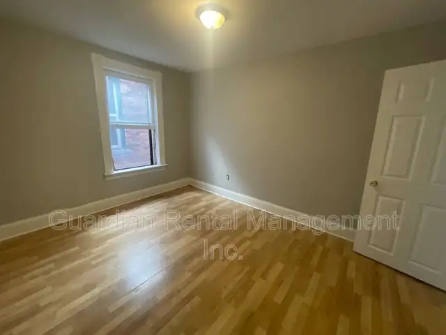 2-Bedroom, 1-Bath Apartment - 229 McKellar St S - $1795/month - Photo 4