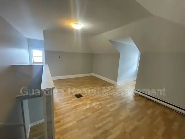 2-Bedroom, 1-Bath Apartment - 229 McKellar St S - $1795/month - Photo 10