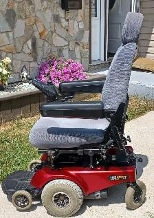 power wheelchair - Photo 2