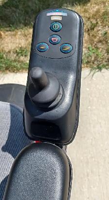 power wheelchair - Photo 6