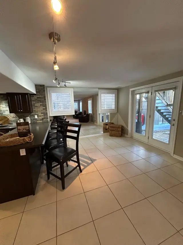 1 Bedroon Basement Apartment - Photo 3