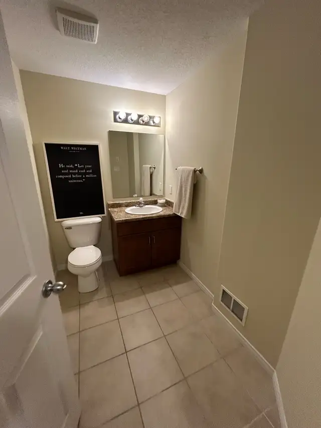 1 Bedroon Basement Apartment - Photo 6