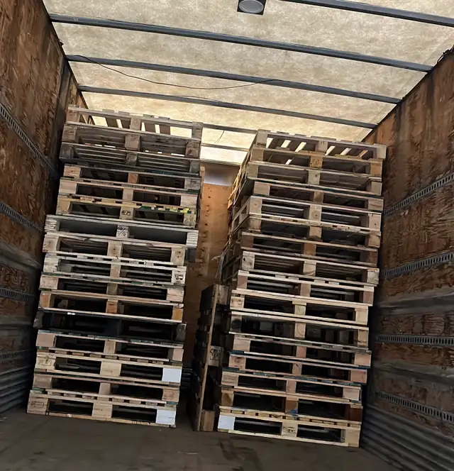 WE BUY WOODEN PALLETS/SKIDS