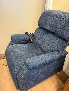 lift chair in good condition price is $300