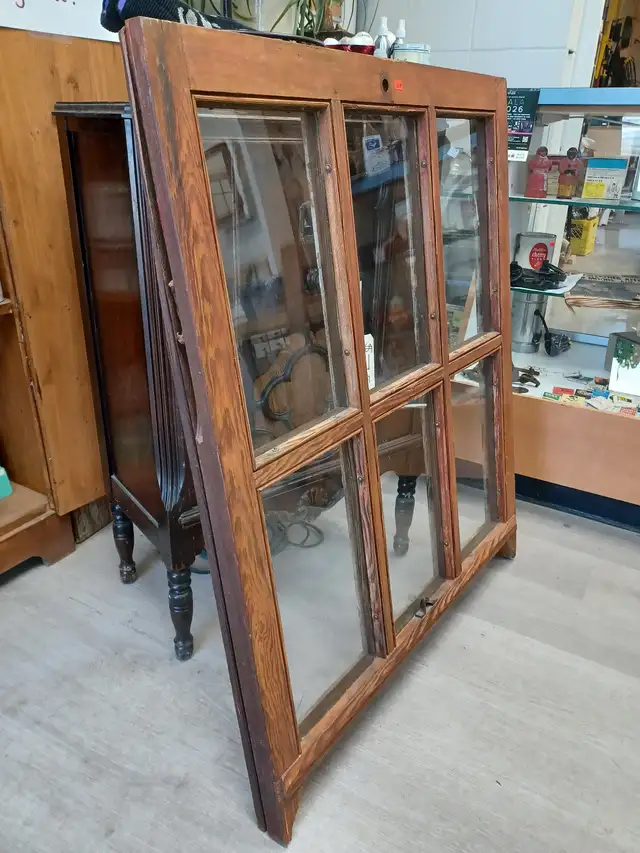 Antique Window - Photo 2