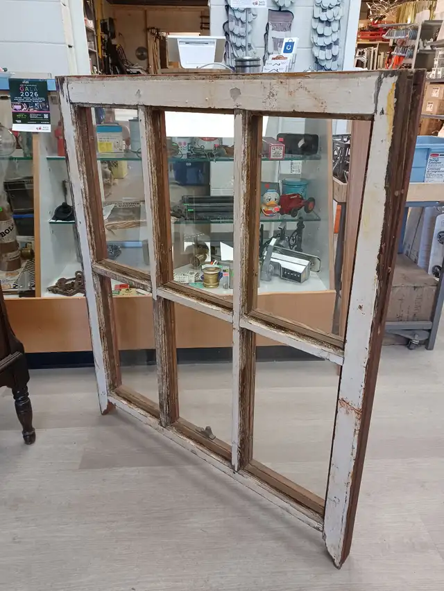 Antique Window - Photo 6