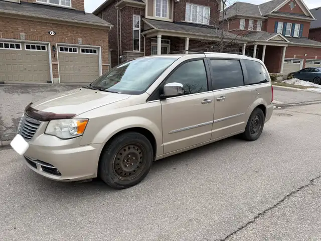 2013 Chrysler Town Country