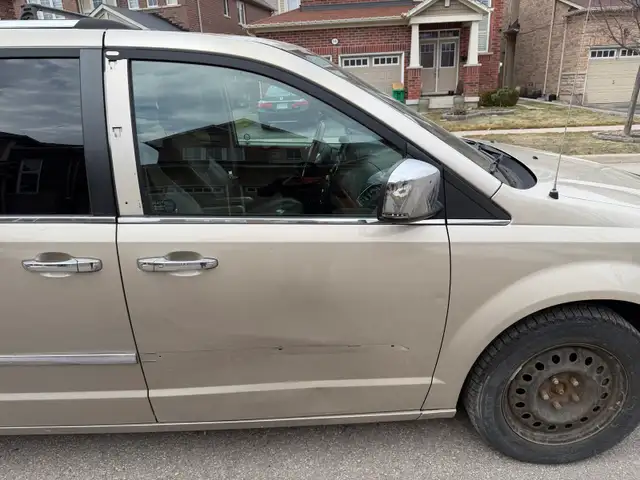 2013 Chrysler Town Country - Photo 7