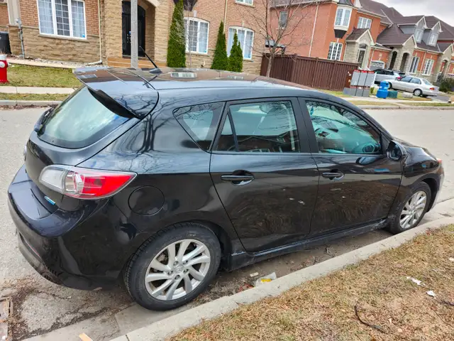 2012 Mazda 3 Sport GS Hatchback – 160,565 km  - $6,000 AS IS - Photo 3