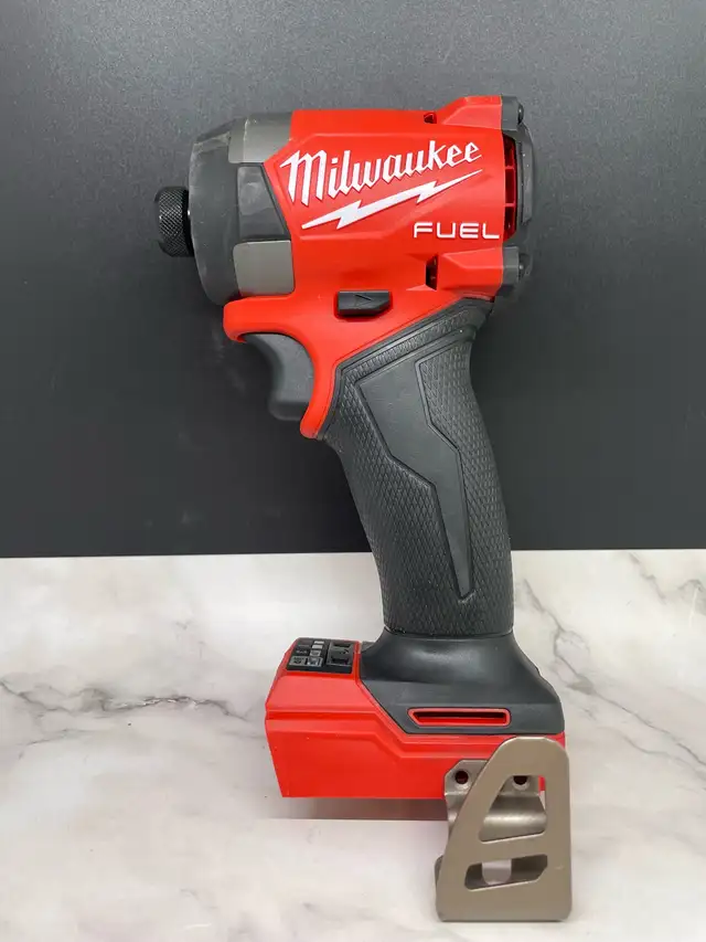 MILWAUKEE FUEL 1/4" IMPACT DRIVER 2953-20