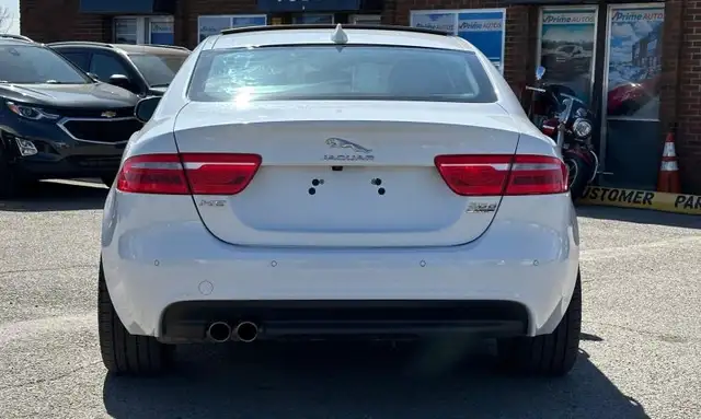 2018 Jaguar XE Premium AWD 2.0L I4 Turbo Diesel - Photo 4