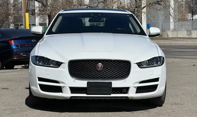 2018 Jaguar XE Premium AWD 2.0L I4 Turbo Diesel - Photo 8