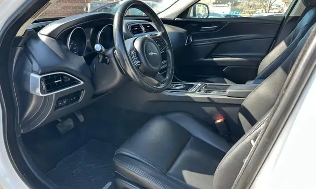 2018 Jaguar XE Premium AWD 2.0L I4 Turbo Diesel - Photo 14