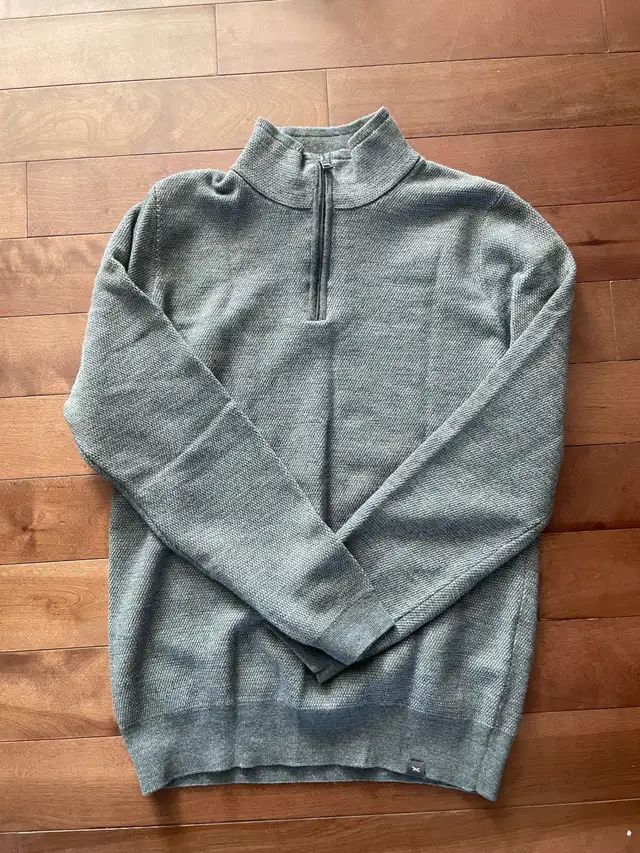 Clothes… lots of them… ( shirts, jeans, jackets, sweatpants,  sw - Photo 7