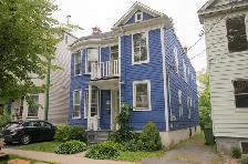 4-bedroom apartment on Henry St. - in a duplex - upstairs unit