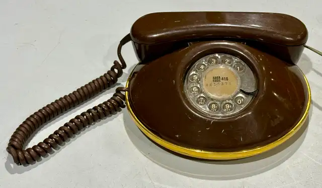 Vintage Rotary Dial Telephone Model 'Dawn' ("Northern Telecom") - Photo 2