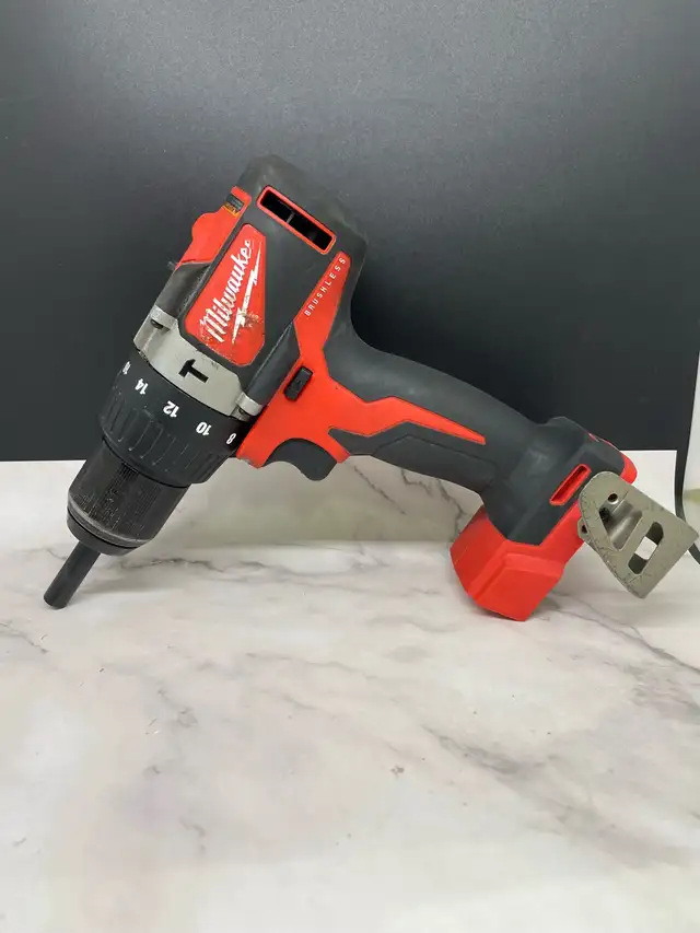 MILWAUKEE 1/2" HAMMER DRILL 2902-20