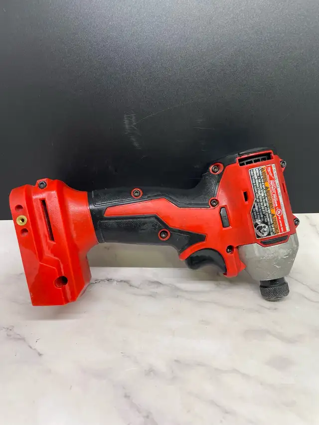 MILWAUKEE 1/4" IMPACT DRIVER 3650-20 - Photo 2