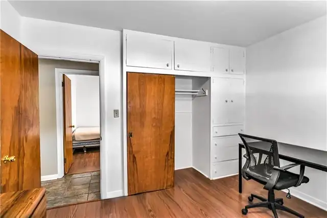 Private room for rent | walking distance to Western - Photo 2