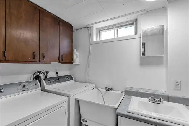 Private room for rent | walking distance to Western - Photo 7