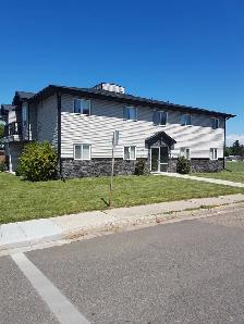 2 bedroom MAIN FLOOR unit on SW Hill