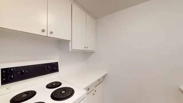 Downtown Studio - Cooper & O'Connor ~ Move in April 1st! - Photo 5