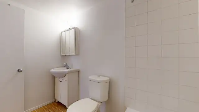 Downtown Studio - Cooper & O'Connor ~ Move in April 1st! - Photo 7